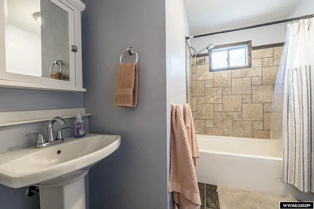 $319,900 | 1117 South Lincoln Street, Casper, WY 82601