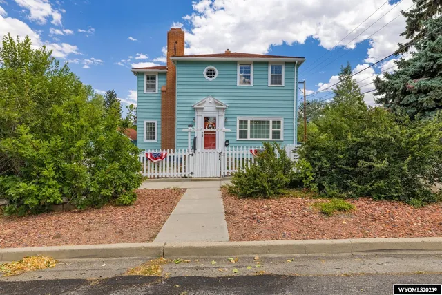$319,900 | 1117 South Lincoln Street, Casper, WY 82601