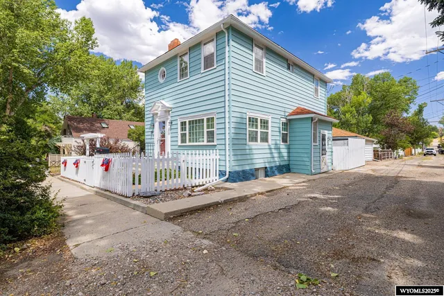 $319,900 | 1117 South Lincoln Street, Casper, WY 82601