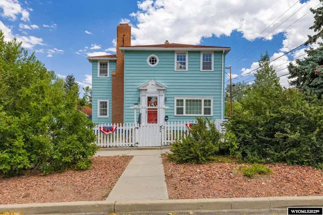 $319,900 | 1117 South Lincoln Street, Casper, WY 82601