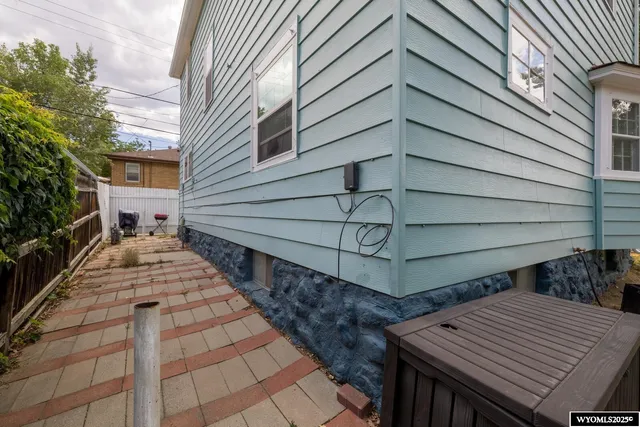 $319,900 | 1117 South Lincoln Street, Casper, WY 82601