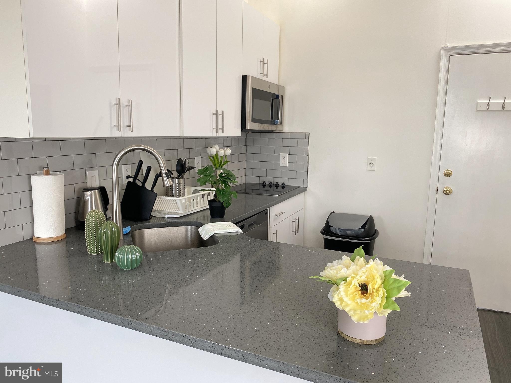 1725 Bainbridge Street, Unit 3F Philadelphia, PA 19146 - Photo 11 of 19