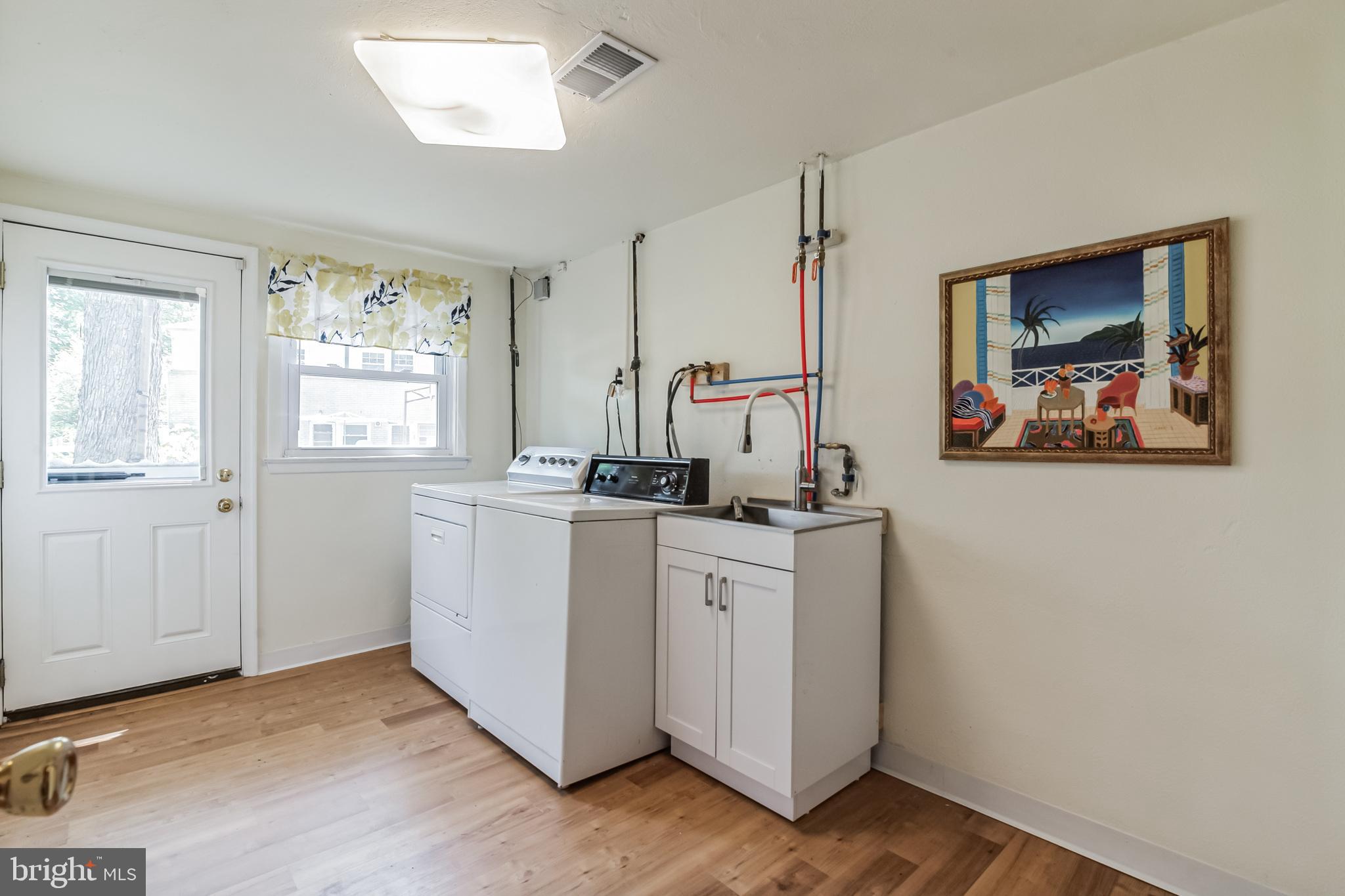 165 Woodpecker Road Jenkintown, PA 19046 - Photo 29 of 40 Laundry room