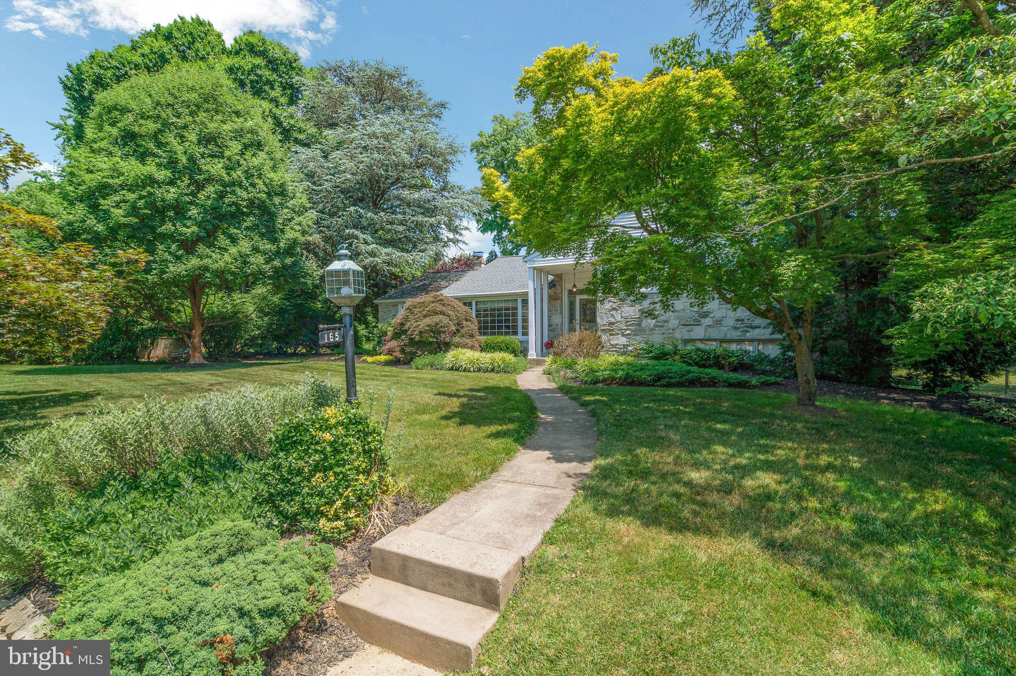 165 Woodpecker Road Jenkintown, PA 19046 - Photo 4 of 40 Front