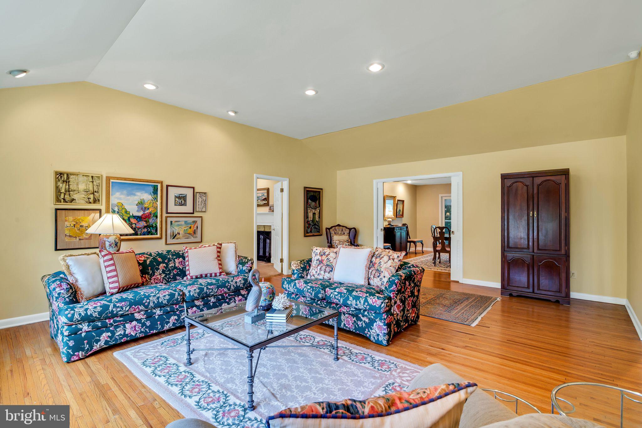 165 Woodpecker Road Jenkintown, PA 19046 - Photo 6 of 40 Living room
