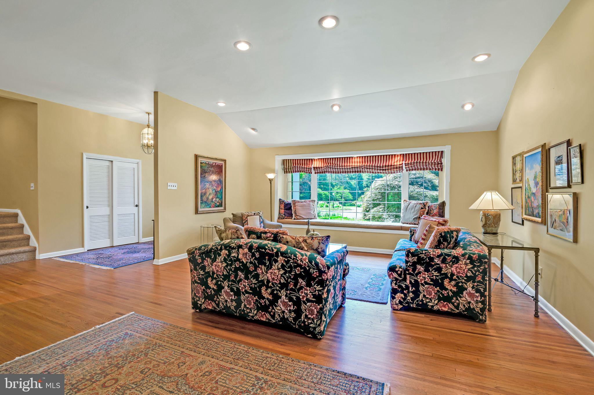 165 Woodpecker Road Jenkintown, PA 19046 - Photo 7 of 40 Living room