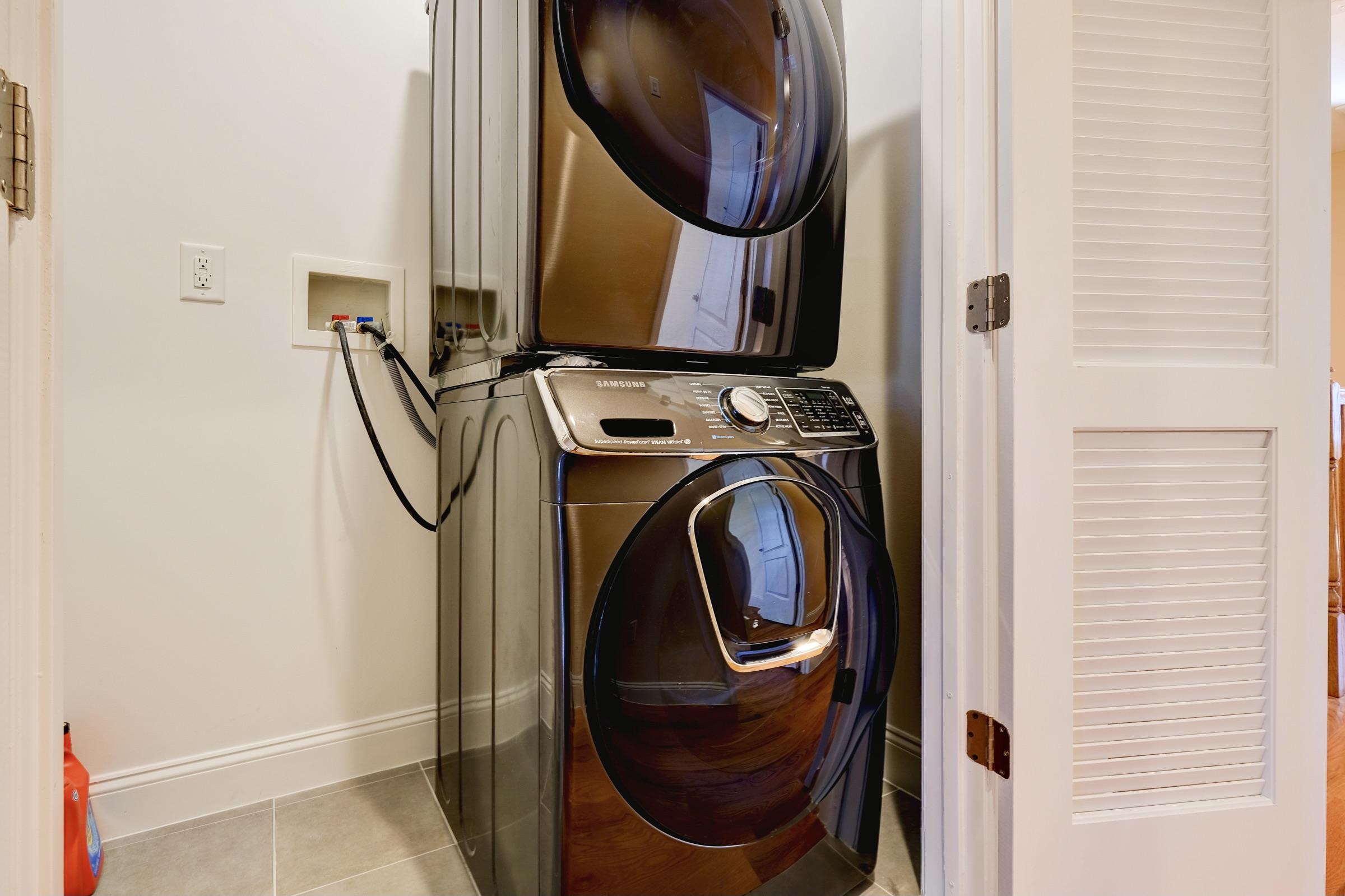 726 Chestnut Street, Unit B Secaucus, NJ 07094 - Photo 36 of 50 a utility room with dryer and washer