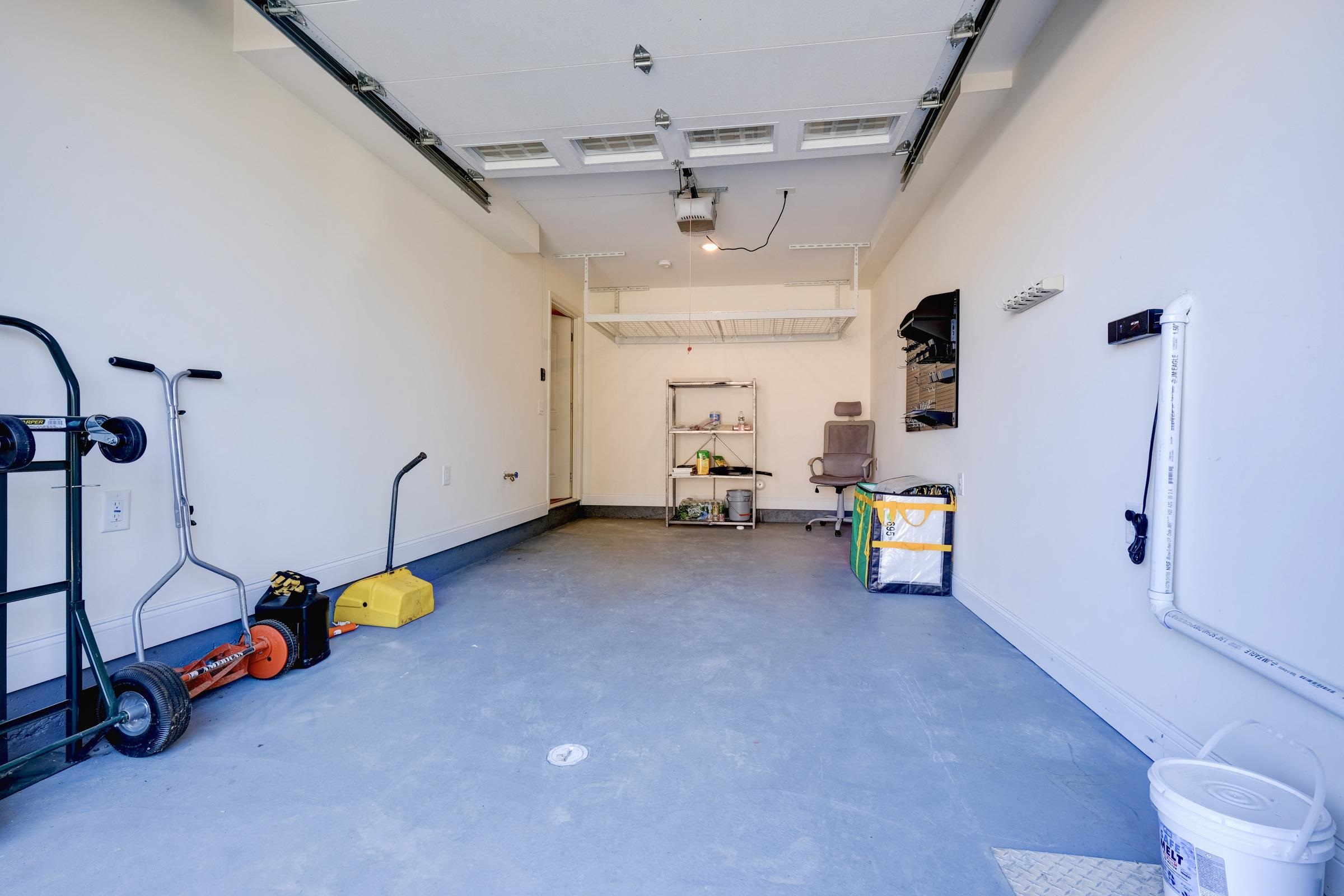 726 Chestnut Street, Unit B Secaucus, NJ 07094 - Photo 43 of 50 a view of a room with gym equipment