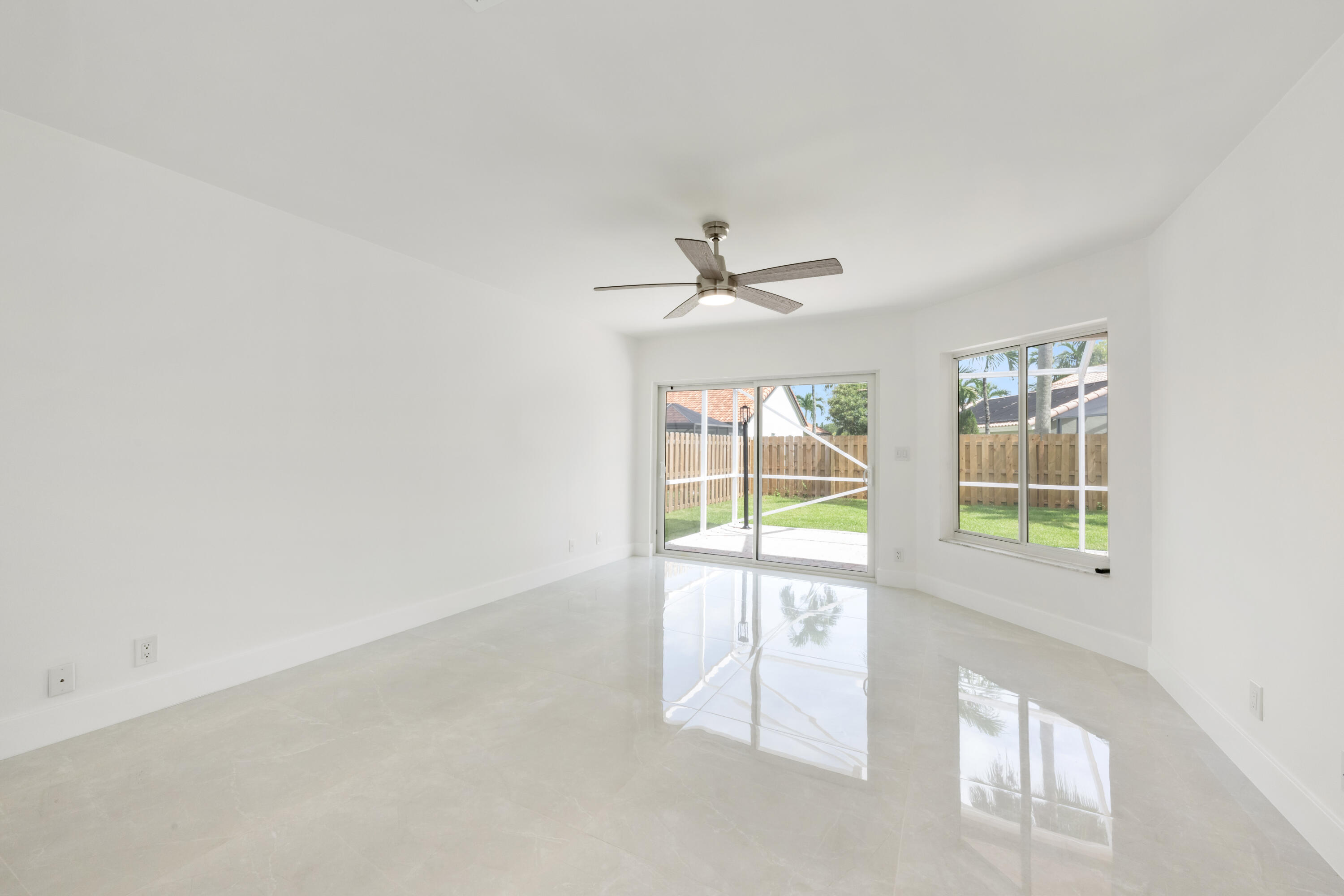 9585 Carousel Circle South Boca Raton, FL 33434 - Photo 23 of 49 Inside 11