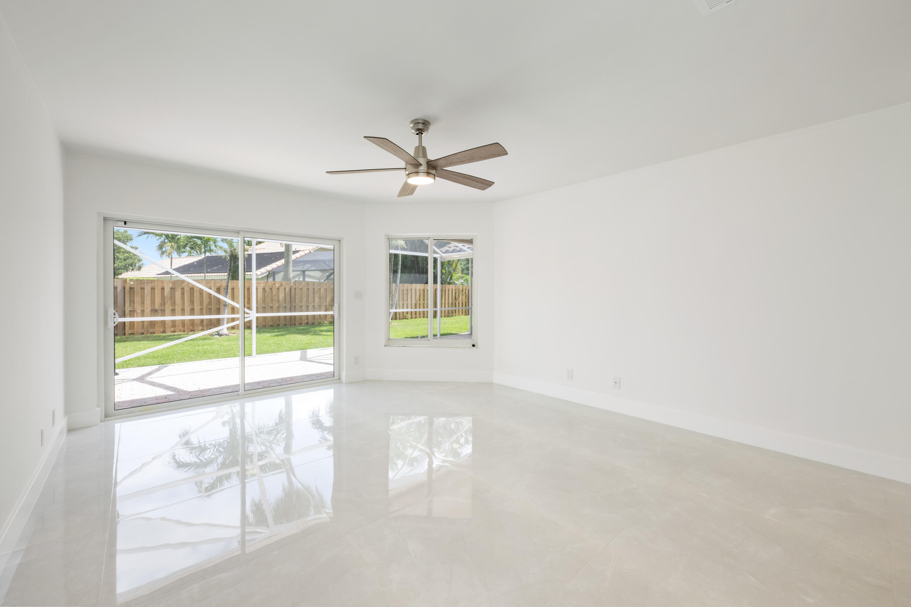 9585 Carousel Circle South Boca Raton, FL 33434 - Photo 25 of 49 Inside 12