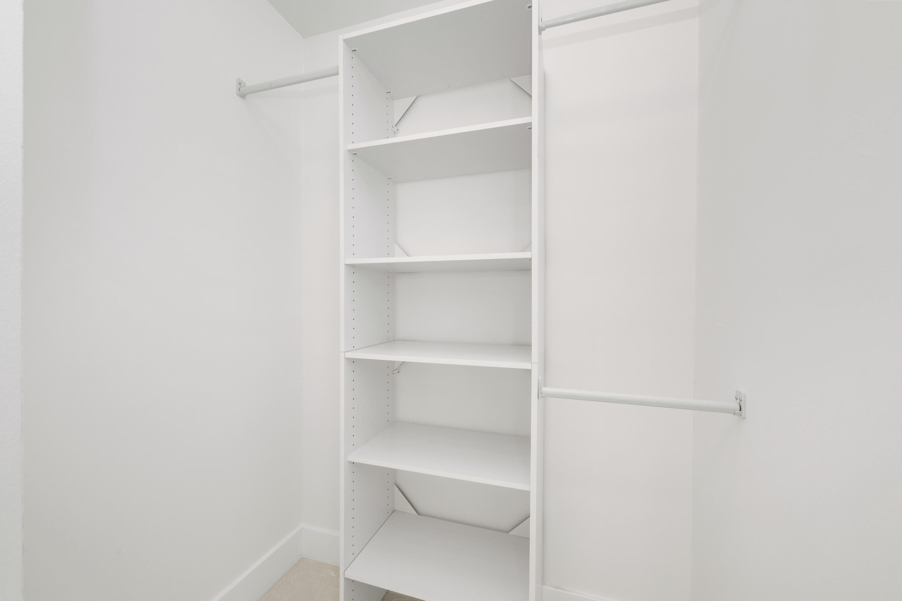 9585 Carousel Circle South Boca Raton, FL 33434 - Photo 38 of 49 Inside 22