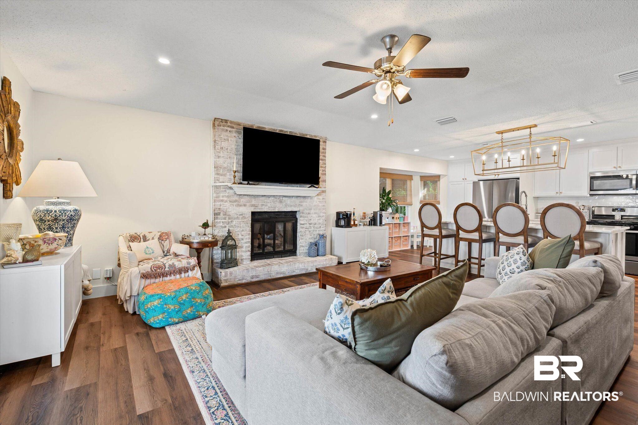 21 Cobblestone Way West Mobile, AL 36608 - Photo 3 of 20