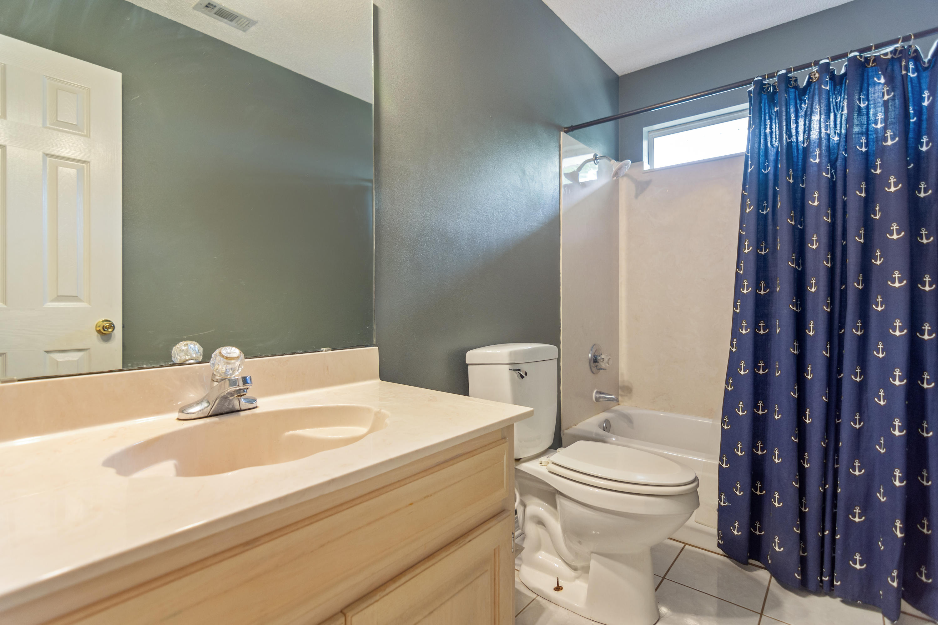4811 Young Road Crestview, FL 32539 - Photo 21 of 21 Guest Bath