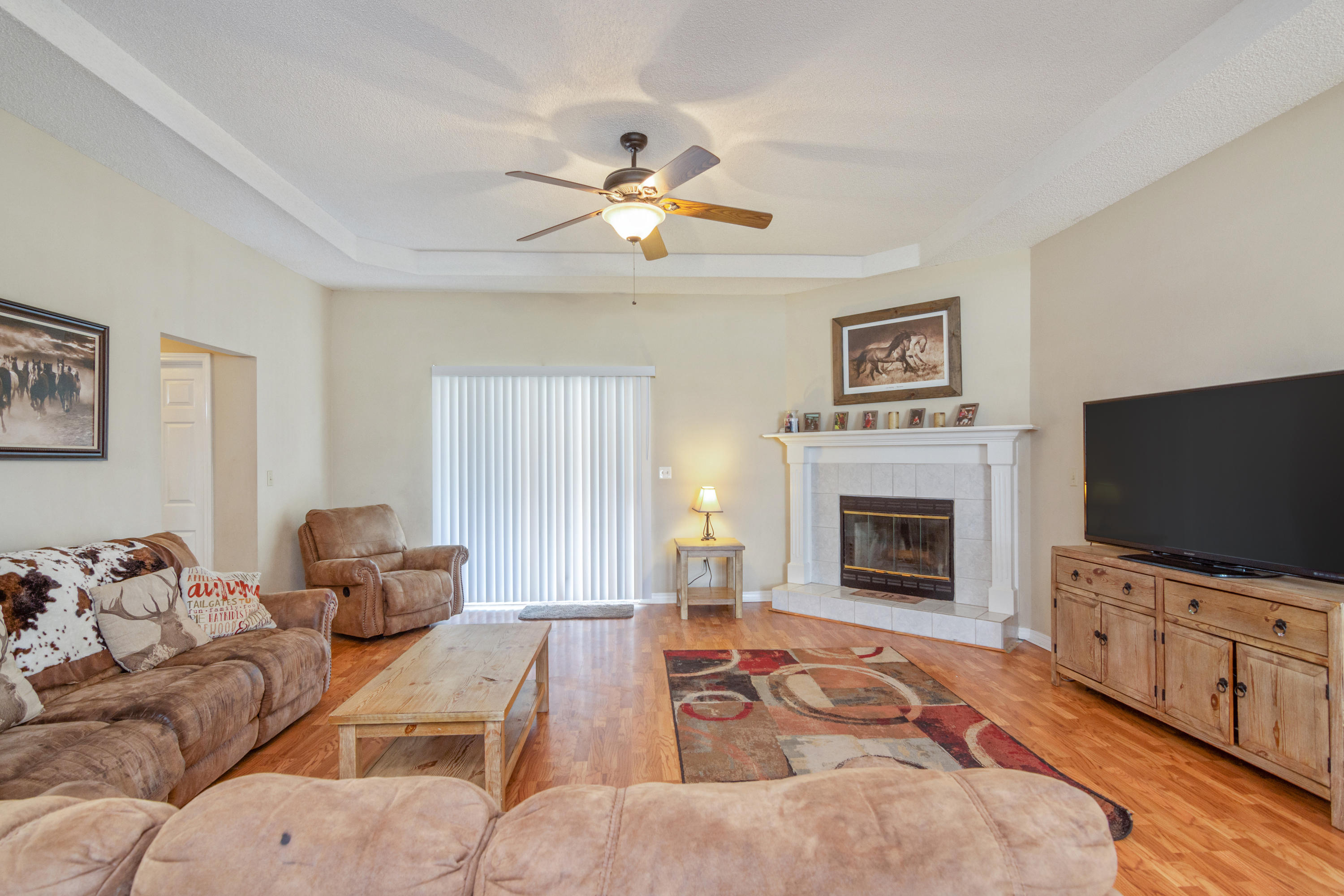 4811 Young Road Crestview, FL 32539 - Photo 4 of 21 Fireplace