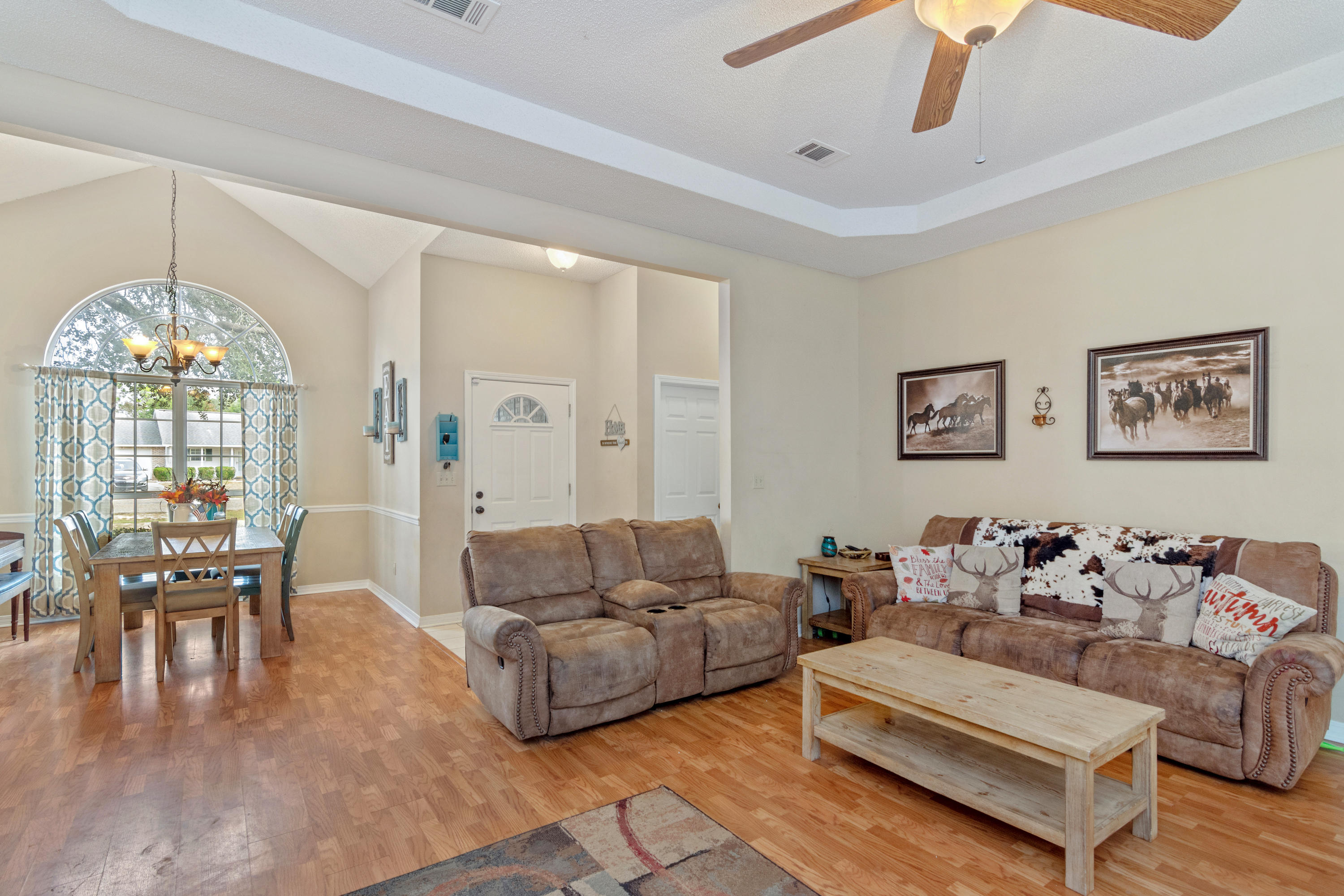 4811 Young Road Crestview, FL 32539 - Photo 5 of 21 Living Dining room view