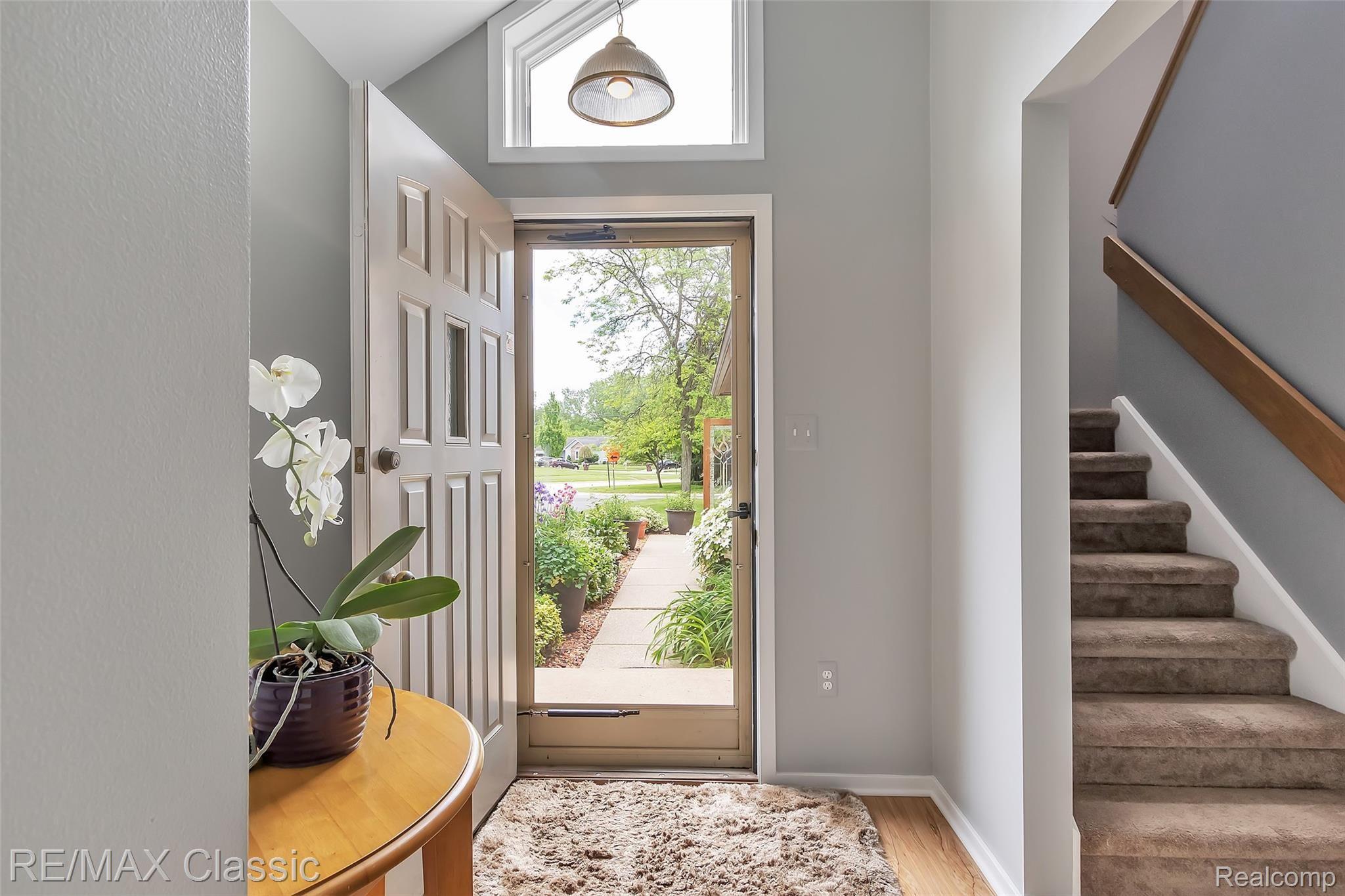 3344 Rivers Edge Drive Wayne, MI 48184 - Photo 7 of 50 Foyer Entrance