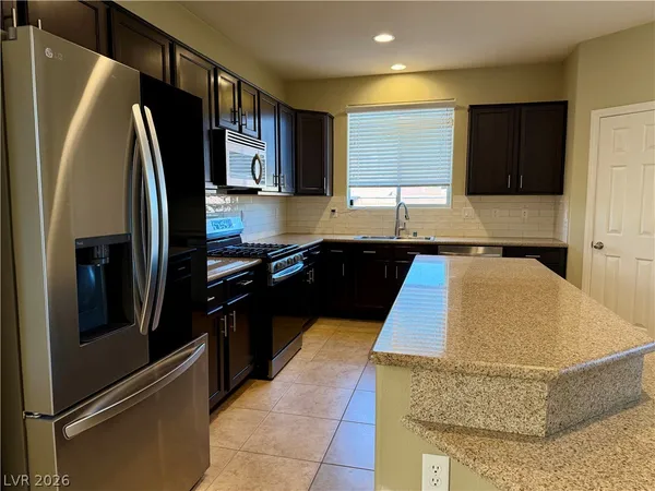 $2,605 | 7628 Schuders Avenue, Las Vegas, NV 89178