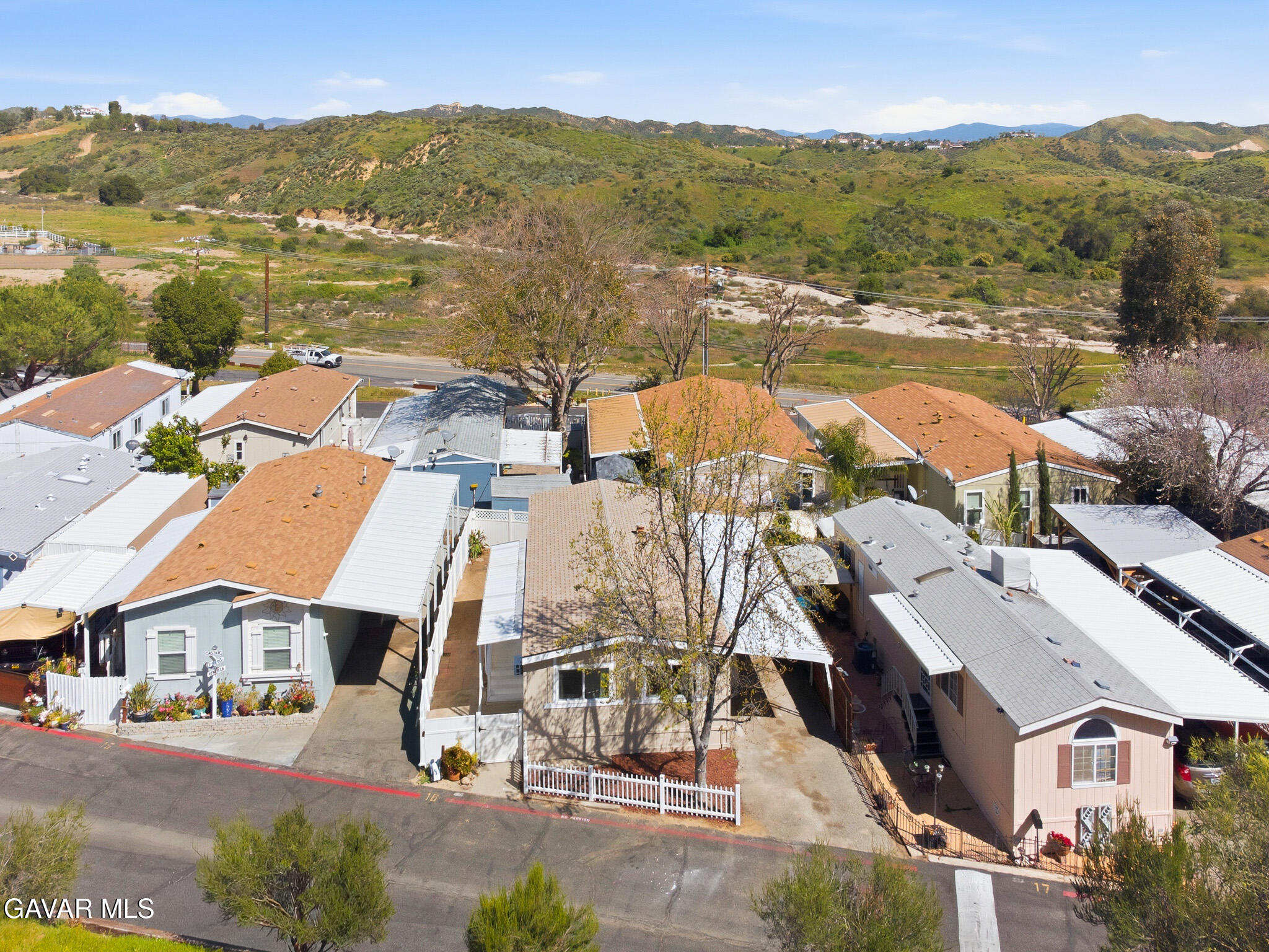 30000 Hasley Canyon Road Castaic, CA 91384 - Photo 33 of 34 an aerial view of residential houses with outdoor space and river