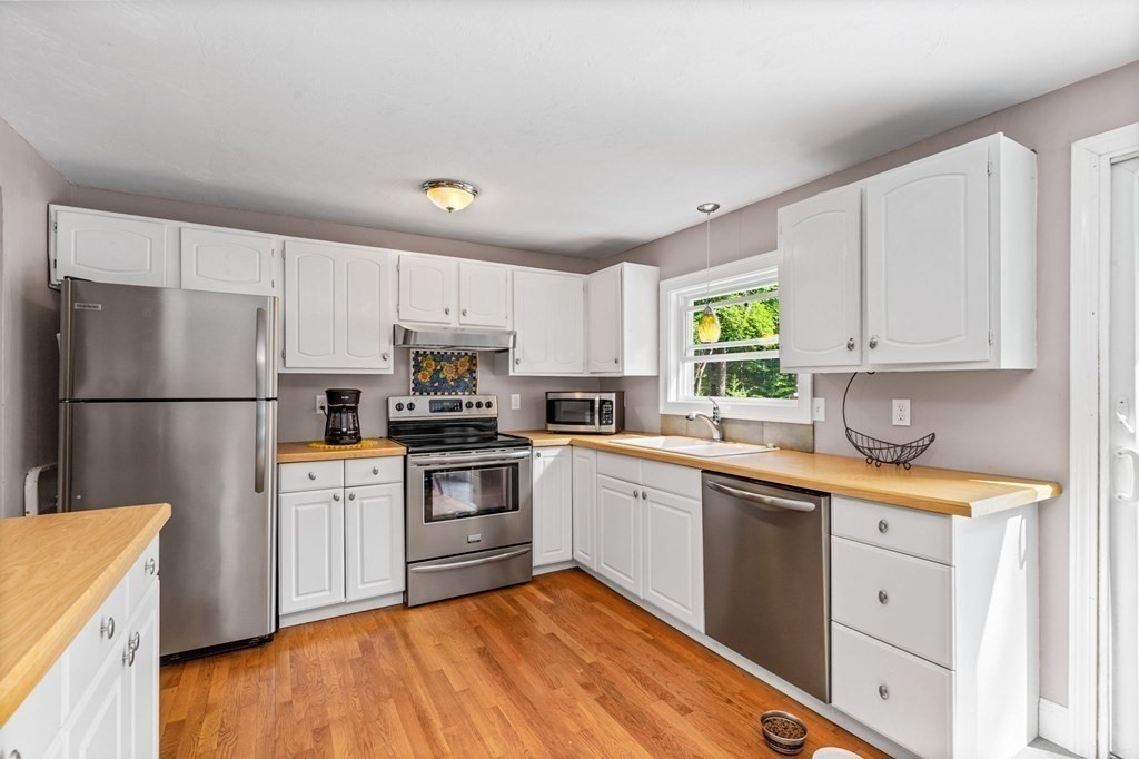 7 Clark Road Lakeville, MA 02347 - Photo 6 of 40 Gallery Image 6