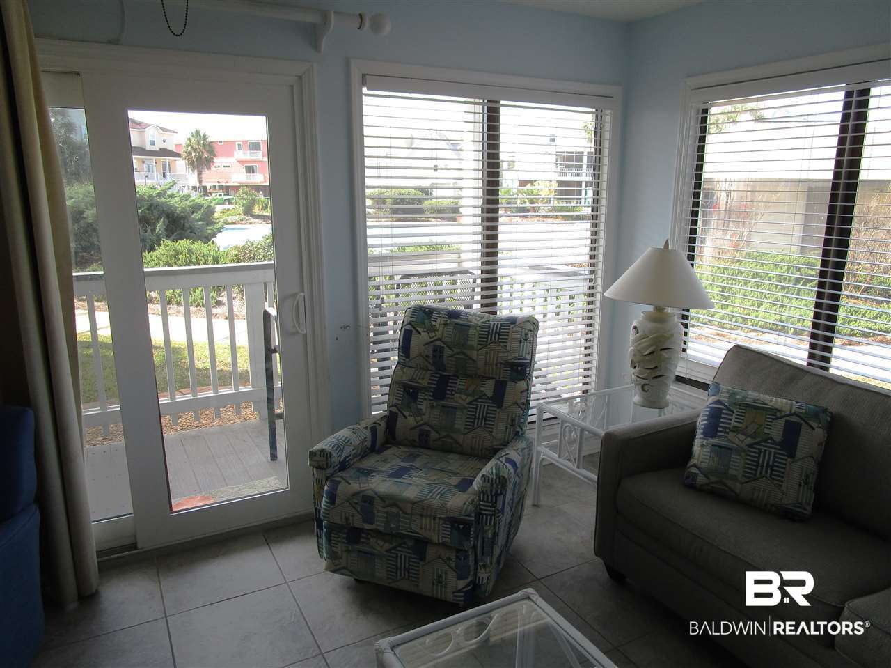 497 Plantation Road, Unit 1138 Gulf Shores, AL 36542 - Photo 4 of 15 Living Room