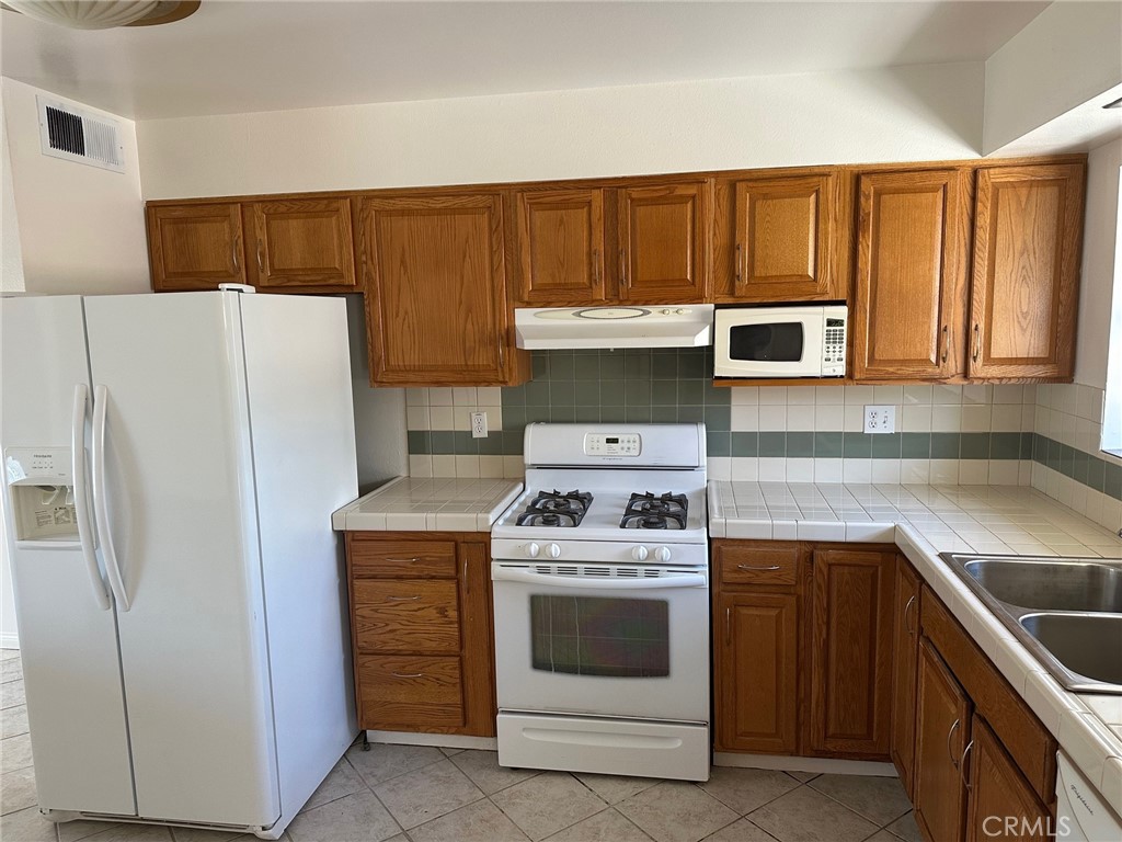 28376 Murrieta Road Menifee, CA 92586 - Photo 16 of 29