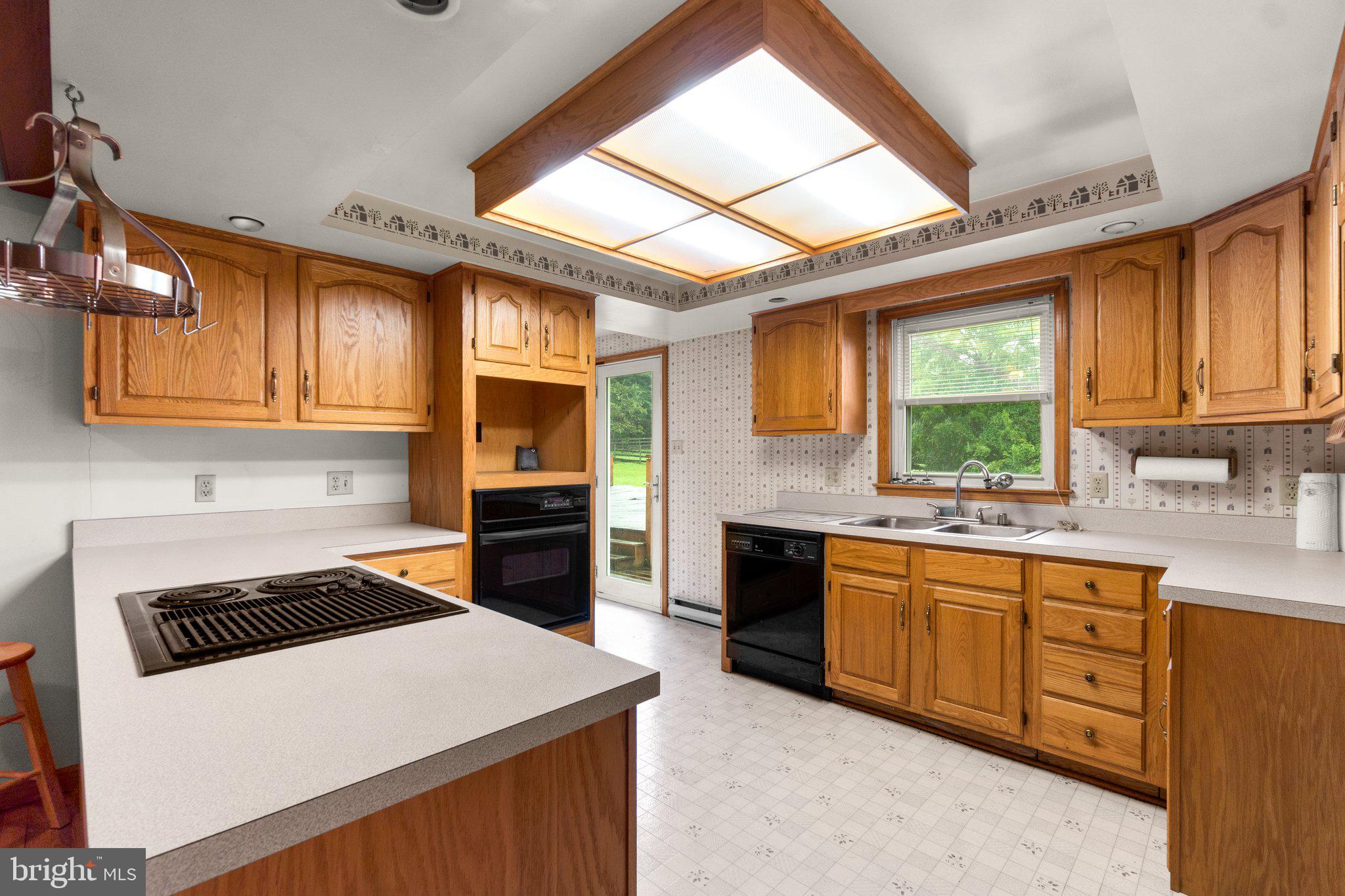 5534 Emory Road Upperco, MD 21155 - Photo 7 of 31 Kitchen - a lot of storage and counter space.