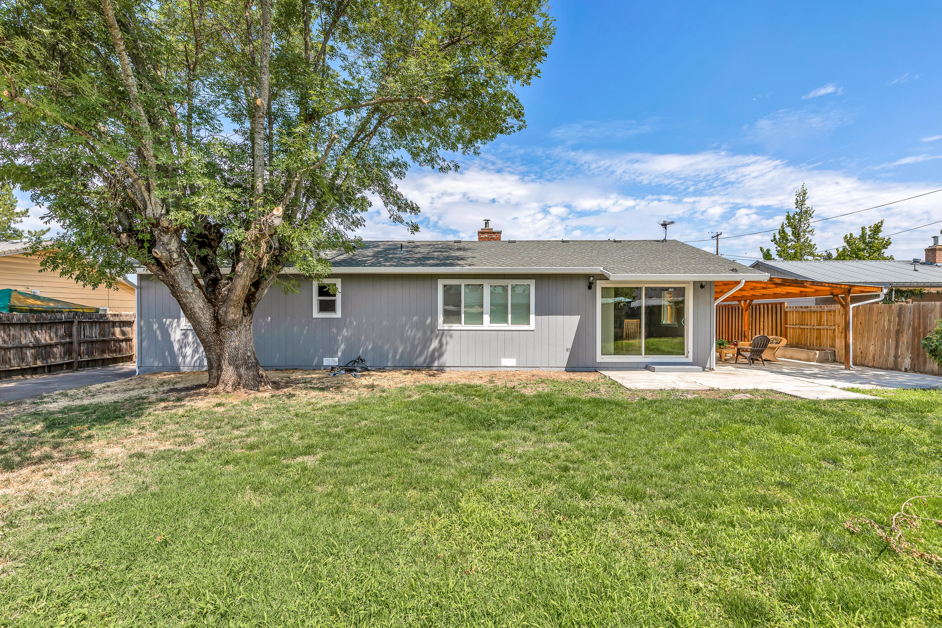 1820 Roberts Road Medford, OR 97504 - Photo 35 of 46 9R9A9513