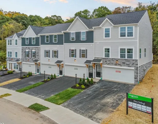 $349,990 | 2004 Canterbury Drive, Unit 212C, Imperial, PA 15126