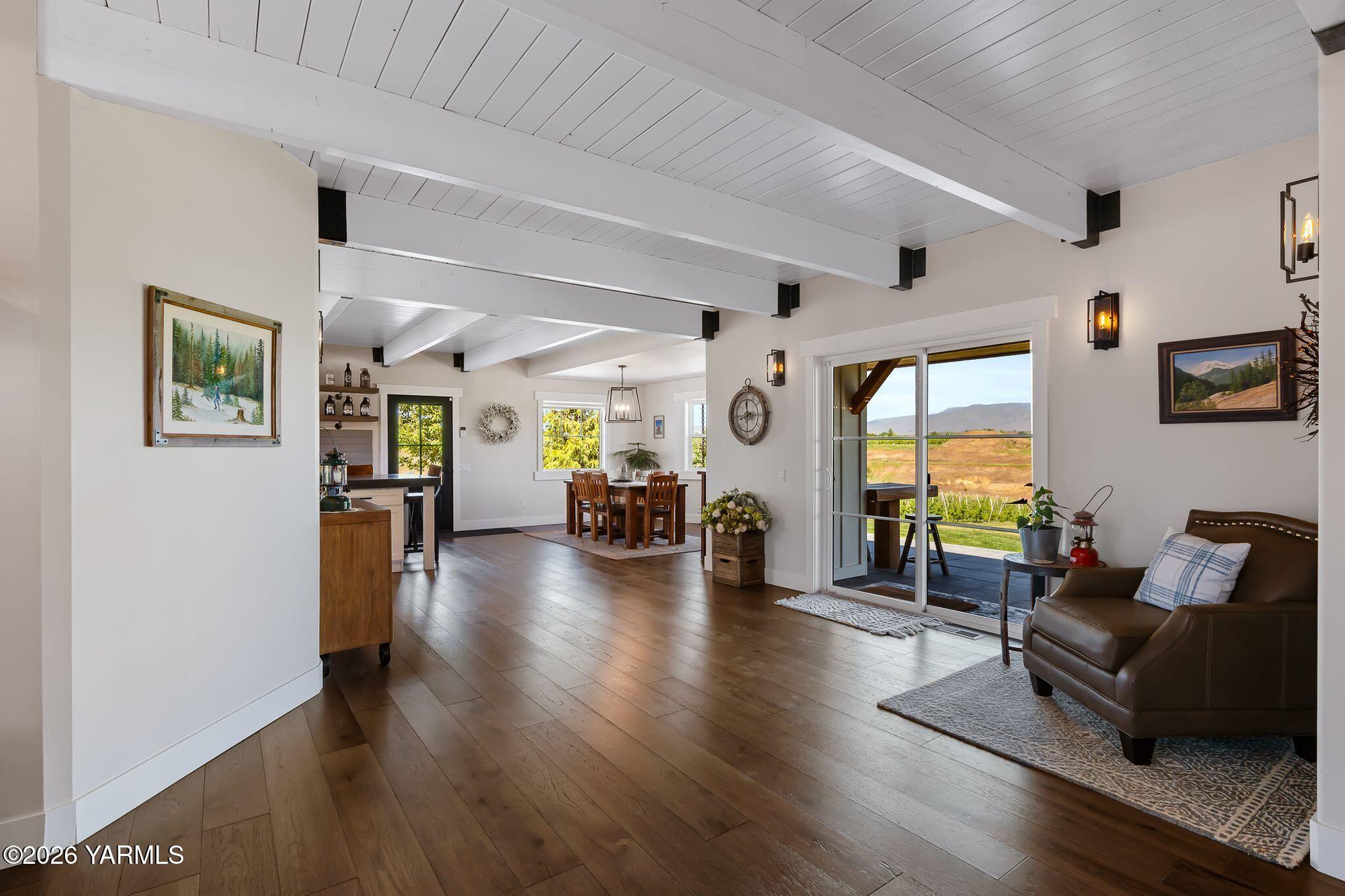 491 Elliott Road Cowiche, WA 98923 - Photo 6 of 56 Hardwood floors