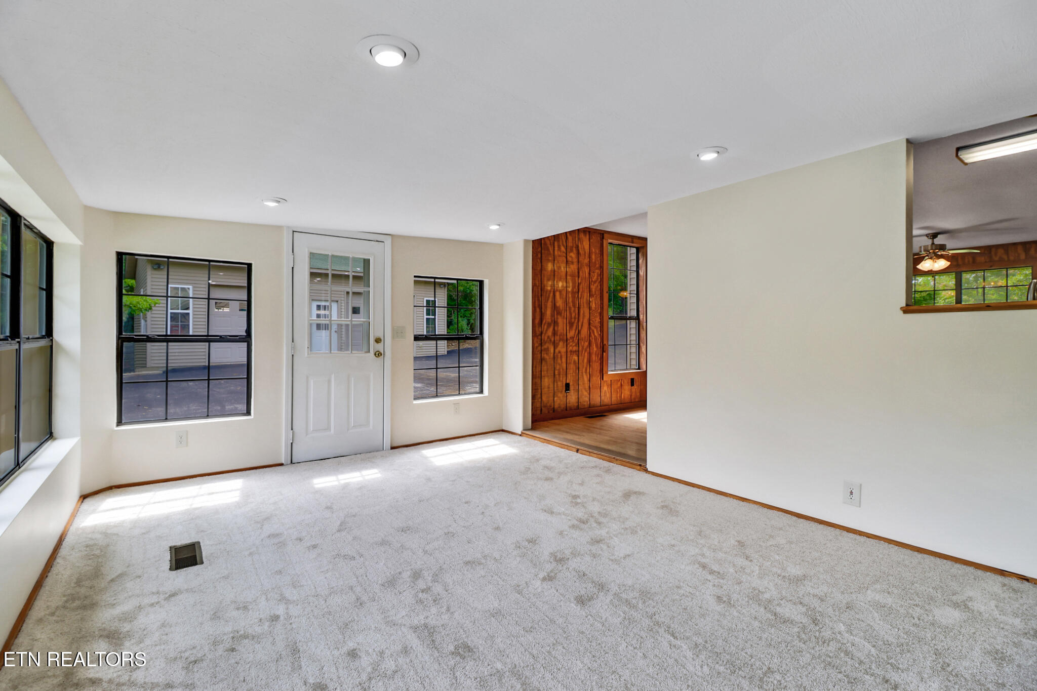 16501 Genesis Road Crossville, TN 38571 - Photo 29 of 60 sunroom