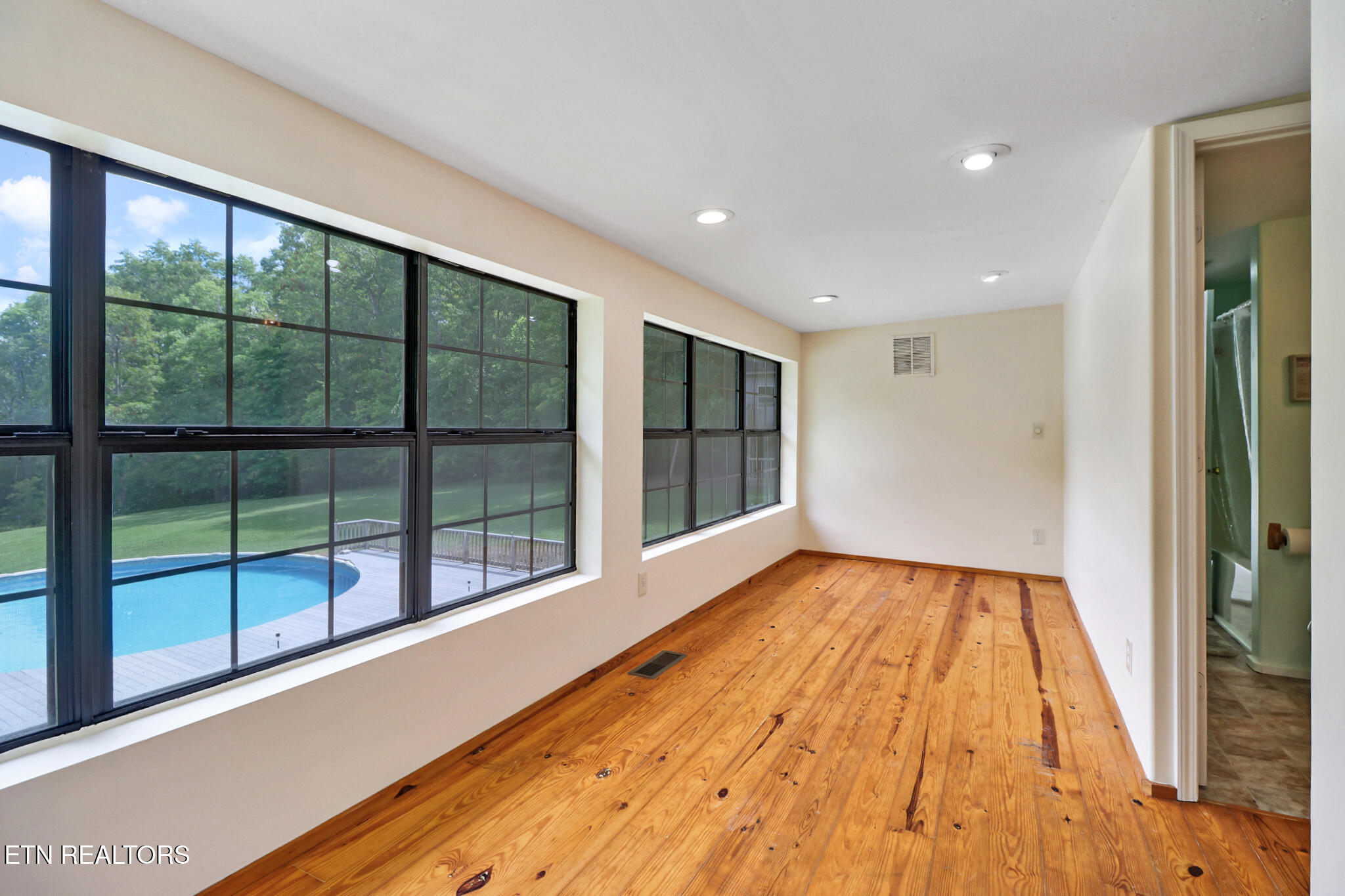 16501 Genesis Road Crossville, TN 38571 - Photo 31 of 60 bedroom suite