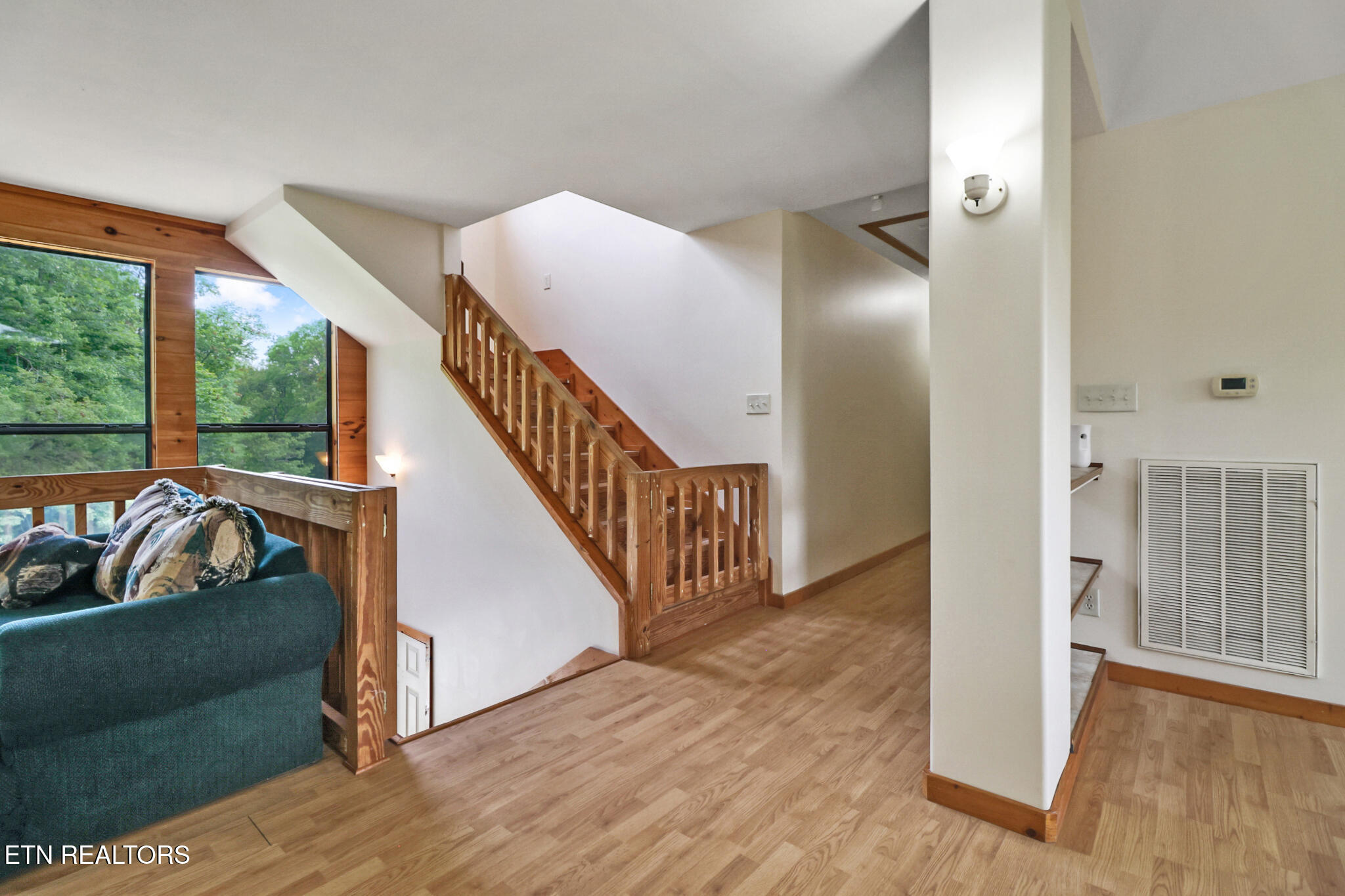 16501 Genesis Road Crossville, TN 38571 - Photo 45 of 60 staircase