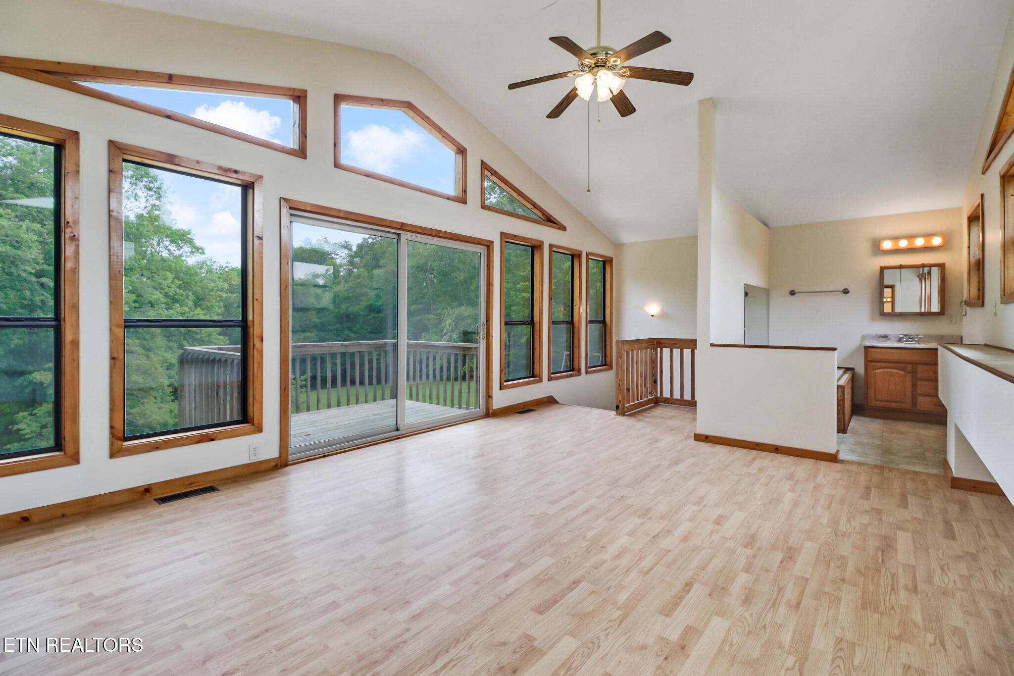 16501 Genesis Road Crossville, TN 38571 - Photo 46 of 60 mprimary suite