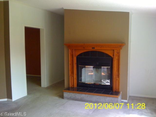 191 Half Wright Road Winston-Salem, NC 27107 - Photo 2 of 6 Living Room.