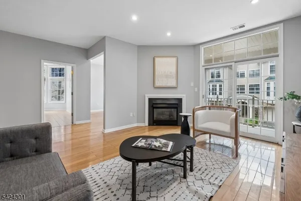 $830,000 | 816 Kensington Lane, Livingston, NJ 07039