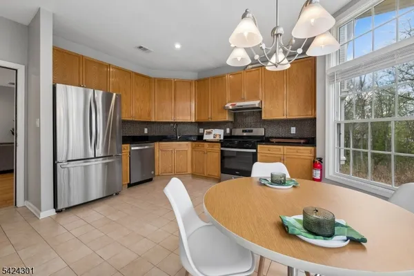 $830,000 | 816 Kensington Lane, Livingston, NJ 07039
