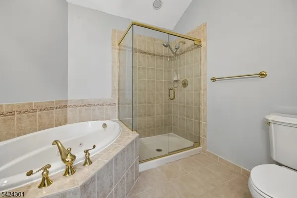 $830,000 | 816 Kensington Lane, Livingston, NJ 07039