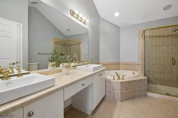 $830,000 | 816 Kensington Lane, Livingston, NJ 07039