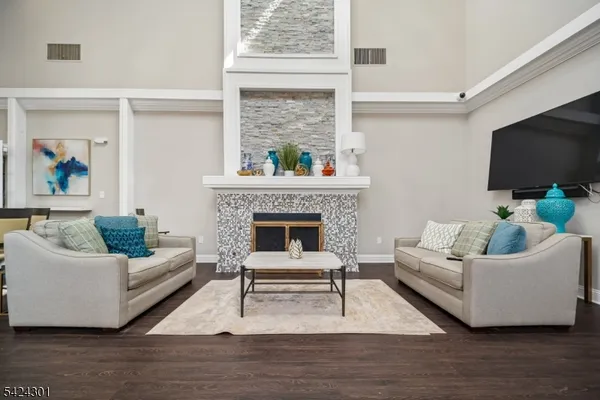 $830,000 | 816 Kensington Lane, Livingston, NJ 07039
