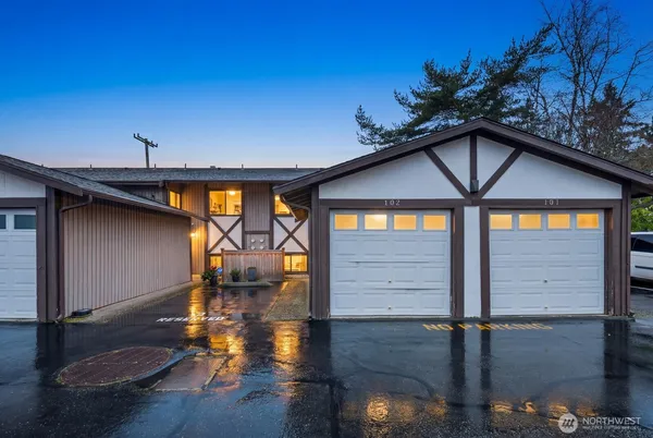 $299,995 | 323 Southwest 112th Street, Unit 102, Seattle, WA 98146