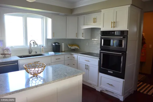 $525,000 | 201 Douglas Drive, Glencoe, MN 55336