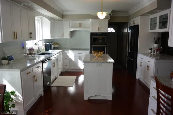 $525,000 | 201 Douglas Drive, Glencoe, MN 55336