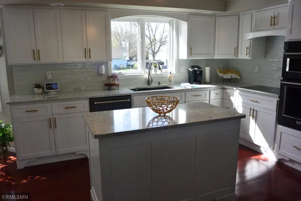 $525,000 | 201 Douglas Drive, Glencoe, MN 55336