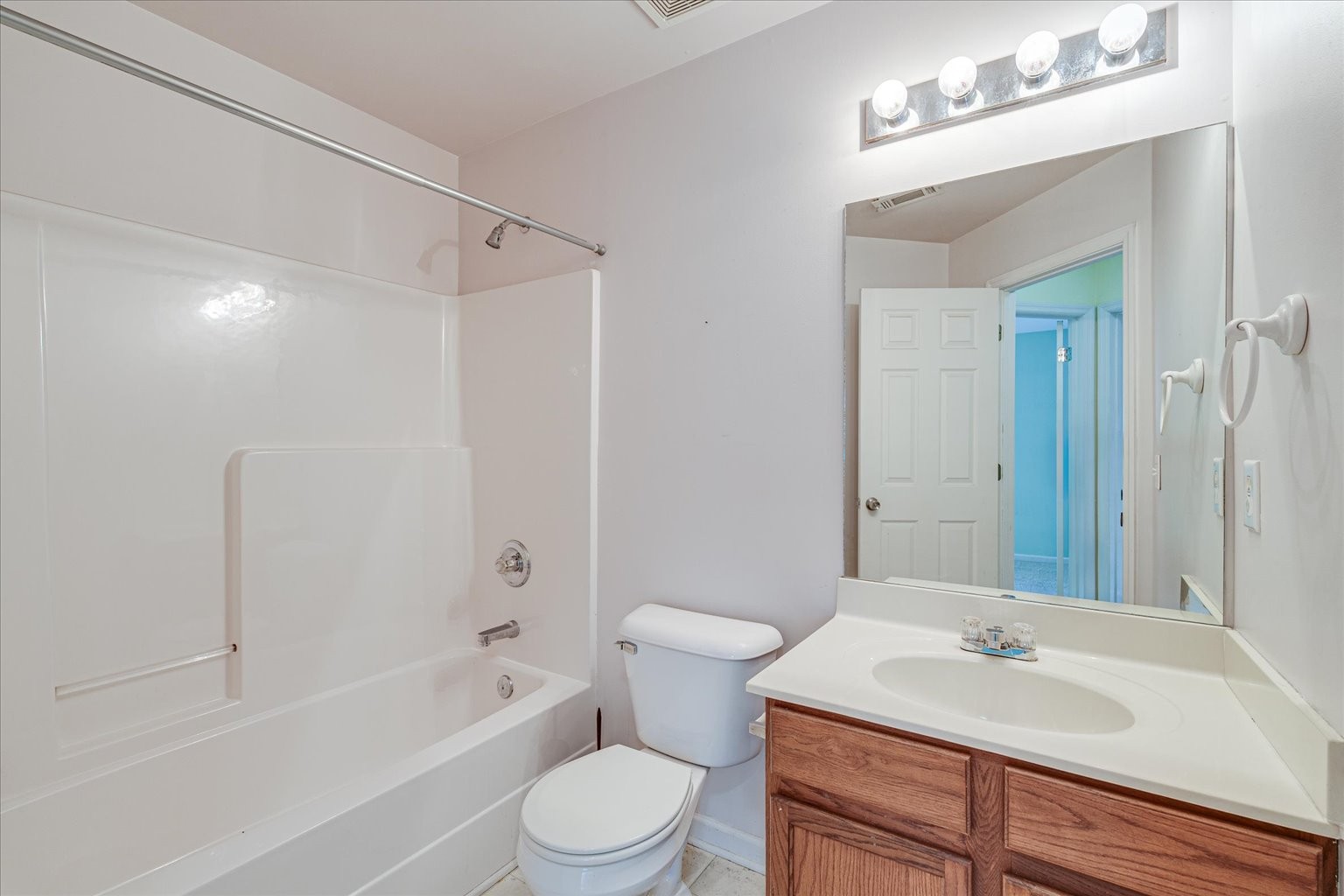 480 Huntington Ridge Drive Nashville, TN 37211 - Photo 15 of 21 a bathroom with a sink a toilet and shower