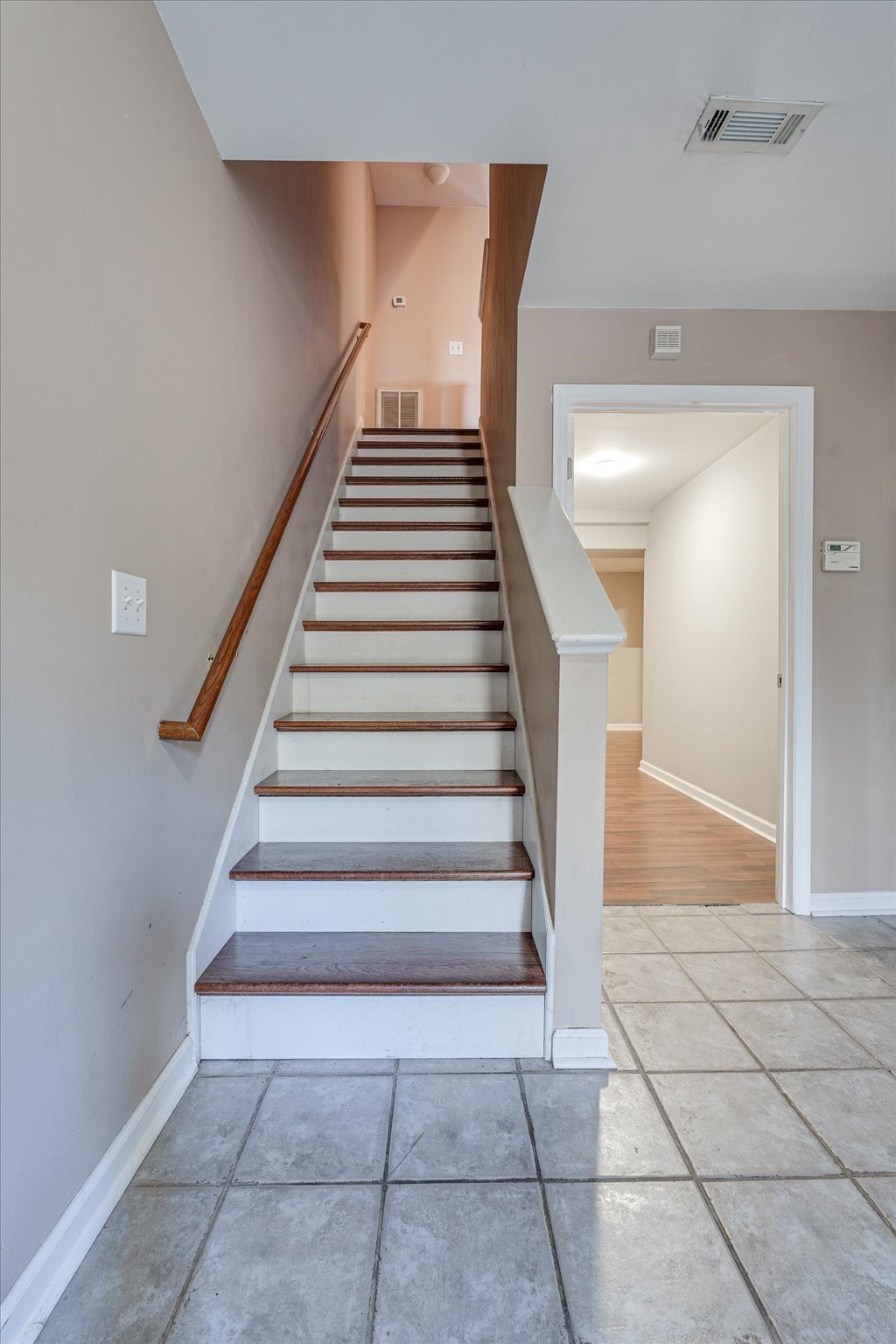 480 Huntington Ridge Drive Nashville, TN 37211 - Photo 6 of 21 a view of entryway and hall