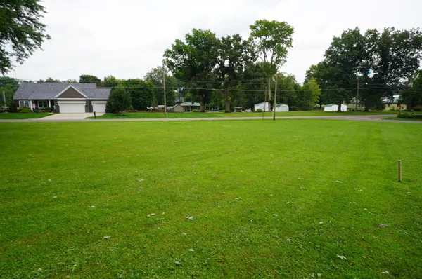 $189,900 | 1102 West Lakeshore Street Southeast, Hebron, OH 43025