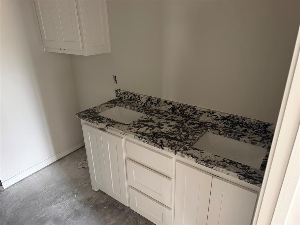 232 Altom Road Springtown, TX 76082 - Photo 4 of 6