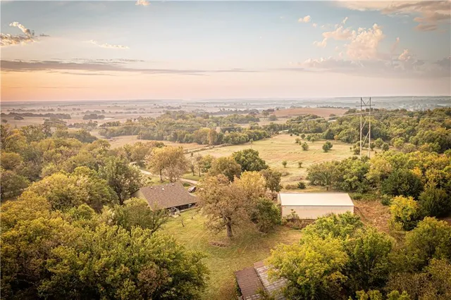 $475,000 | 863 25th Road, Longton, KS 67352