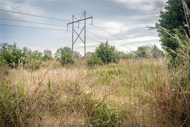 $475,000 | 863 25th Road, Longton, KS 67352