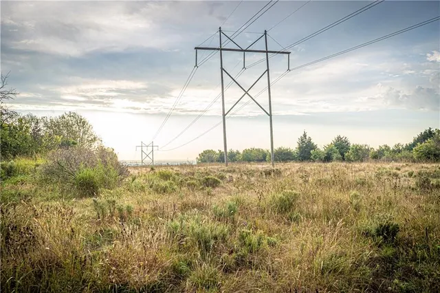 $475,000 | 863 25th Road, Longton, KS 67352